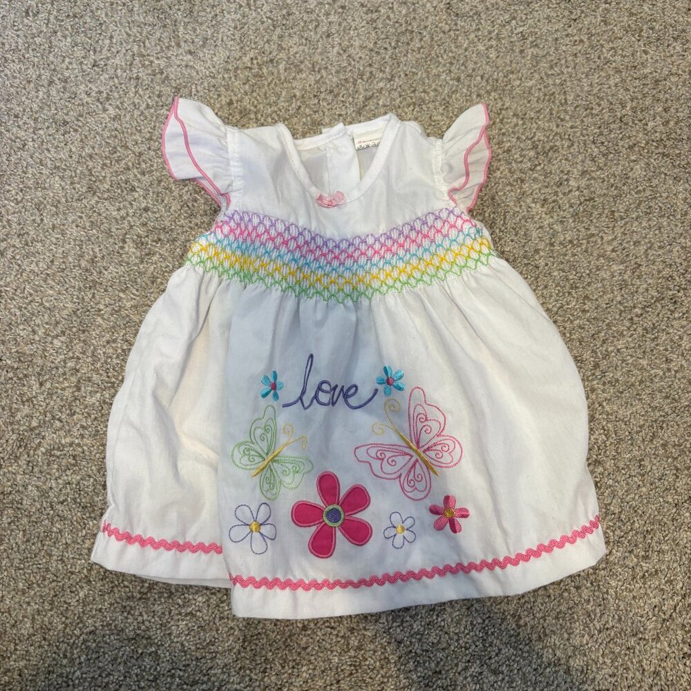 Vintage baby girl dress white with embroidery flowers size S approx 3 months